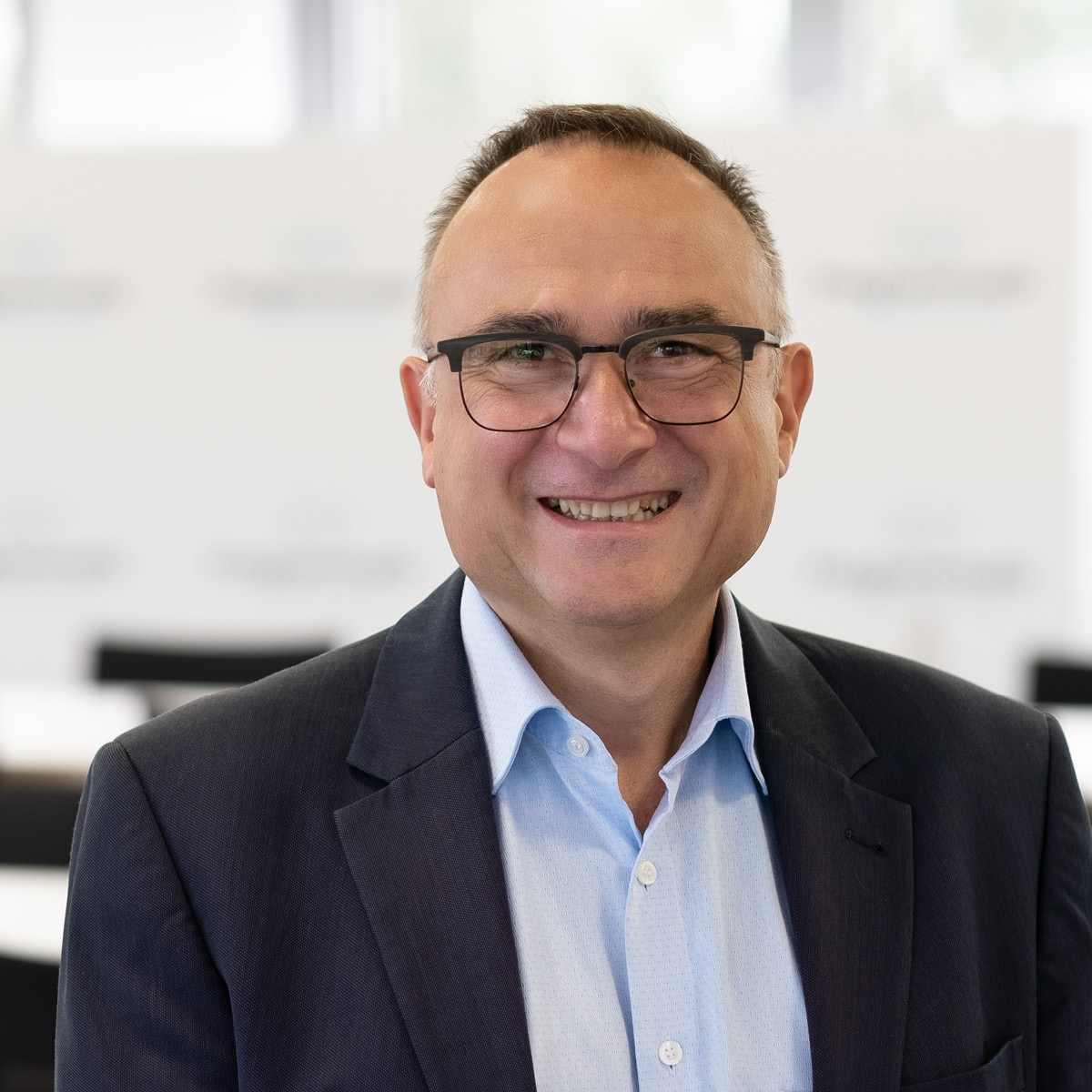Ansprechpartner/innen